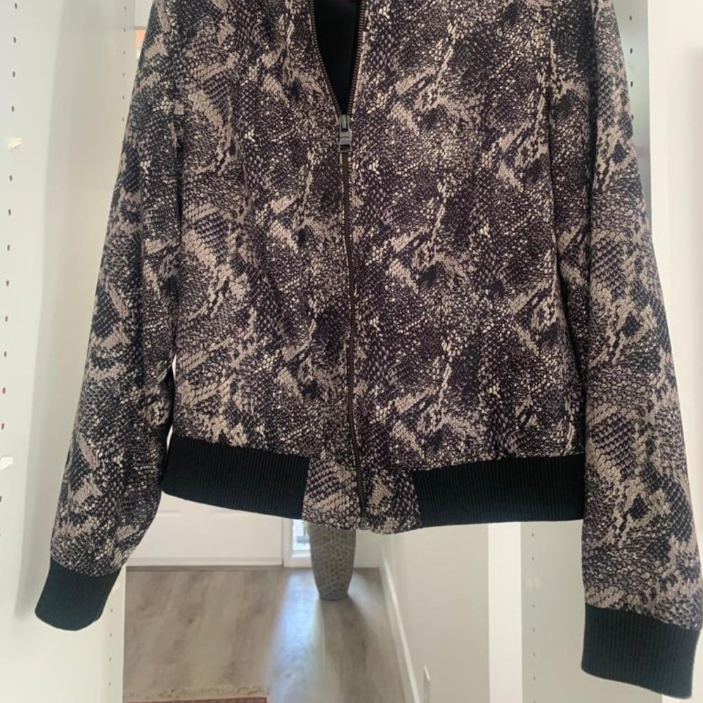 Reversible Lady's Jacket - Picture 2 of 3